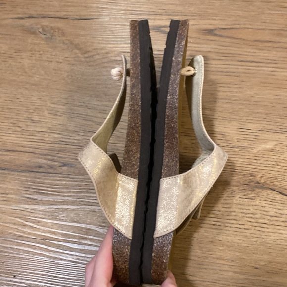 American Eagle Sandals - Picture 3 of 7